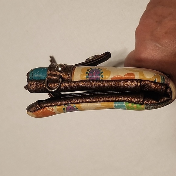 Relic Multicolor Vegan Leather Floral Wallet - Picture 6 of 16